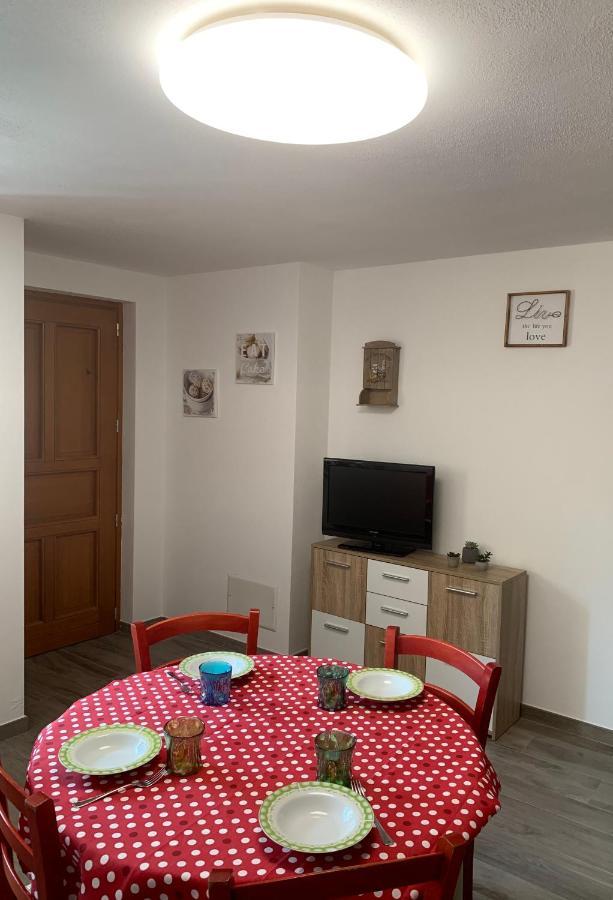 Casa Vacanze Anais Nus Zewnętrze zdjęcie